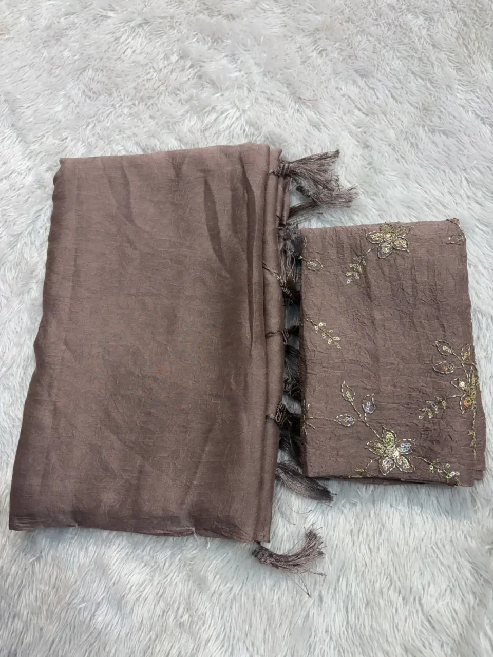 PLAIN SAREE HEAVY BLOUSE - DS16 · Mouse Colour